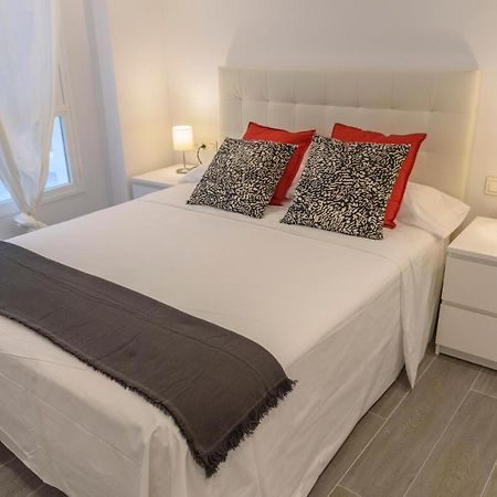Apartamentos Constitucion By Renthas Малага Экстерьер фото